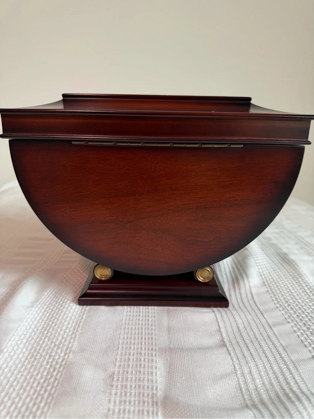 Vintage Cherry Mahogany Wood Bombay Company Chest. 1992-1996 Taiwan